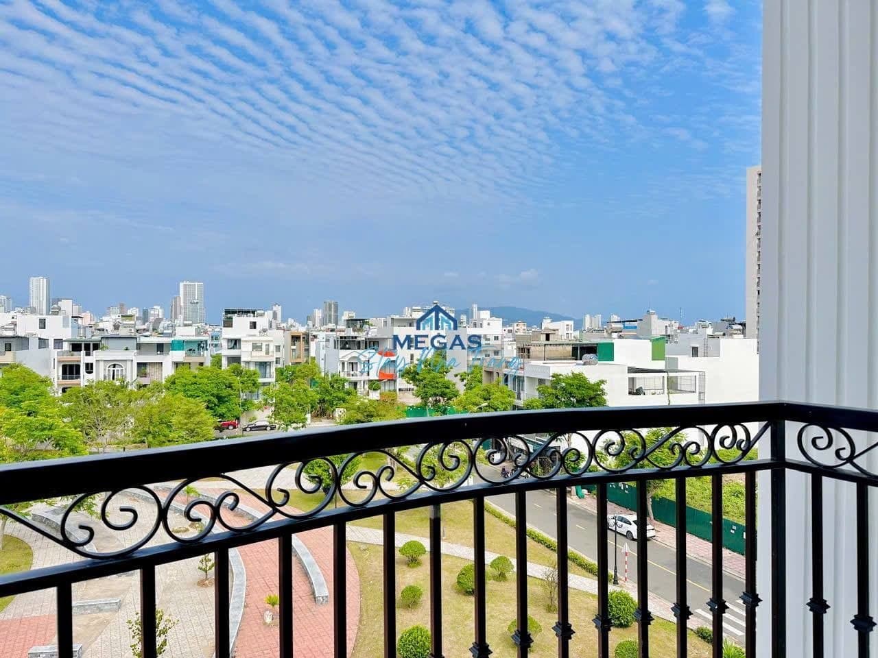 2 BR Apt