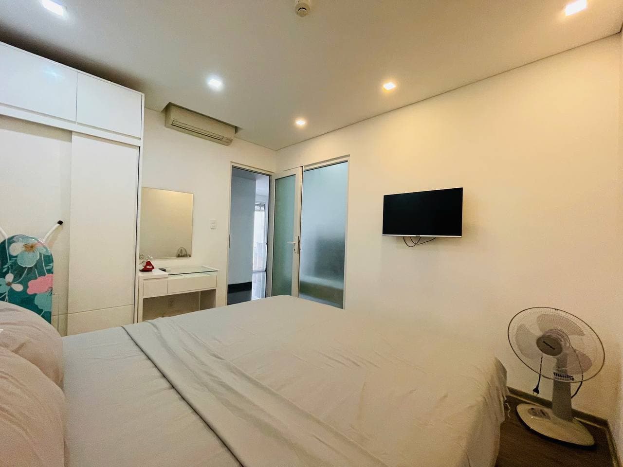 For rent, 2-room apartment — 5