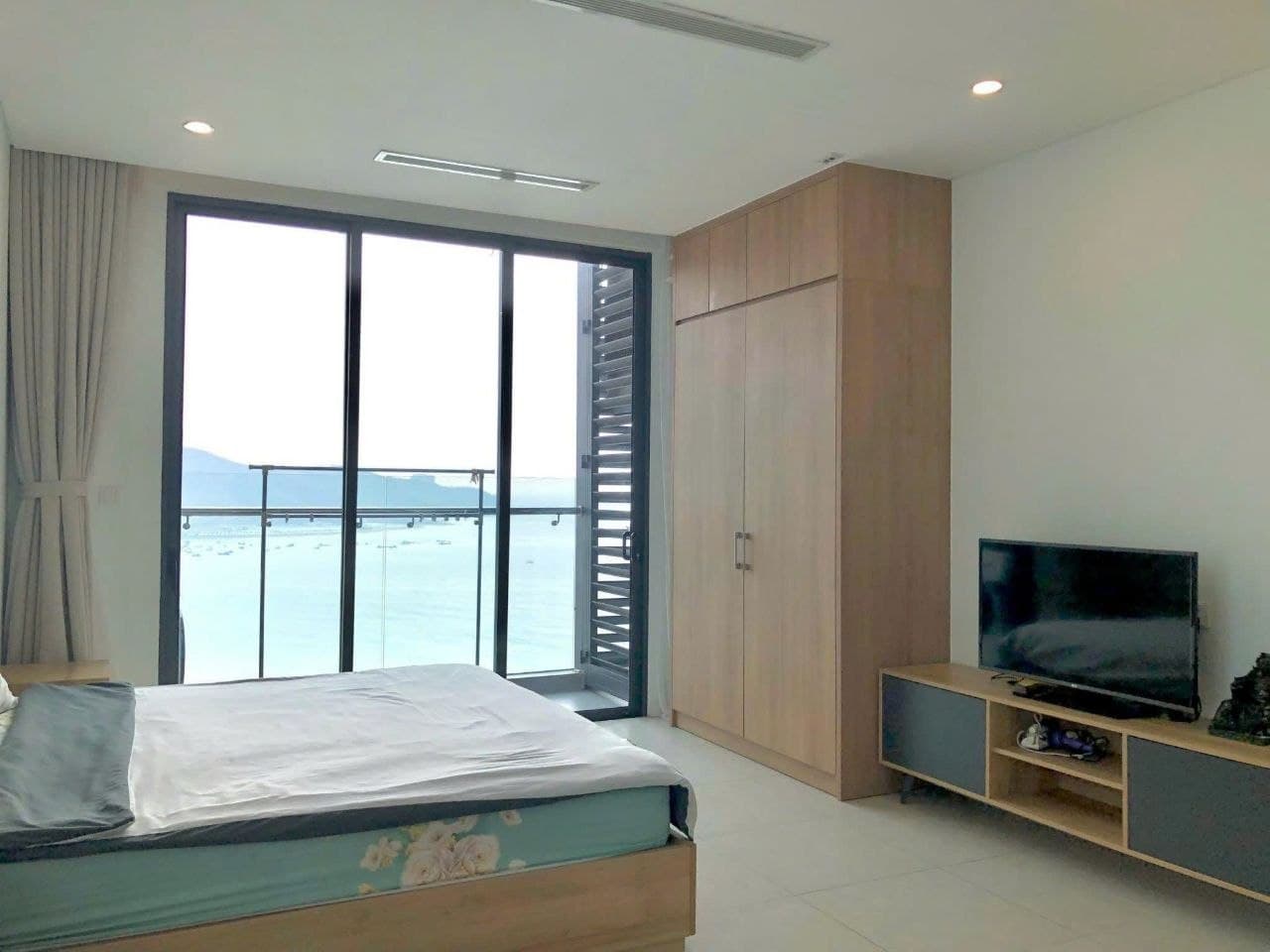 2 BR Apt — 4