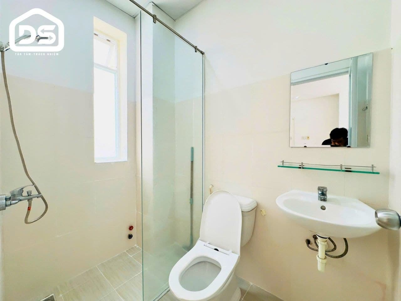 For rent, 1-bedroom apartment — 4