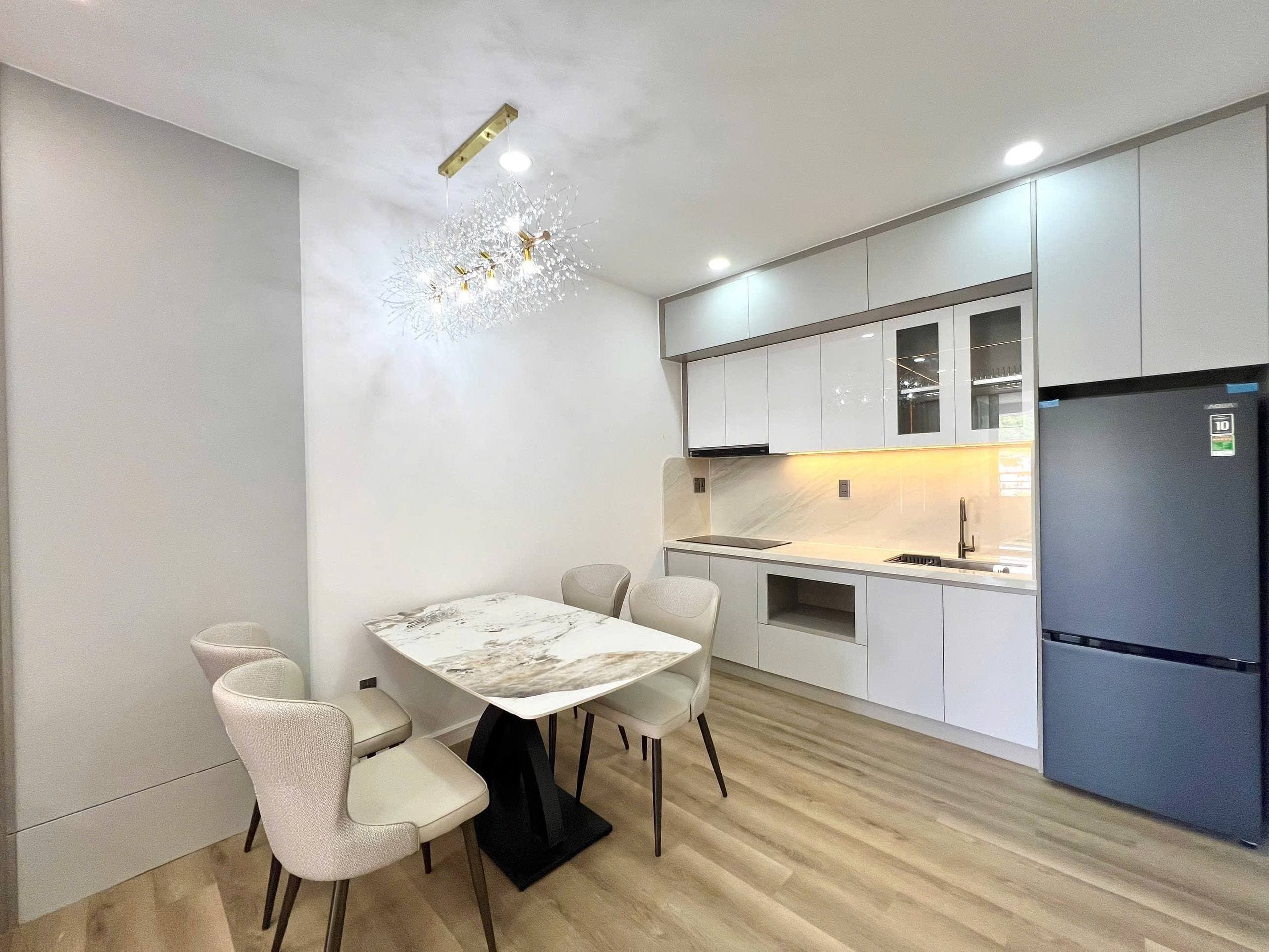 2 BR Apt