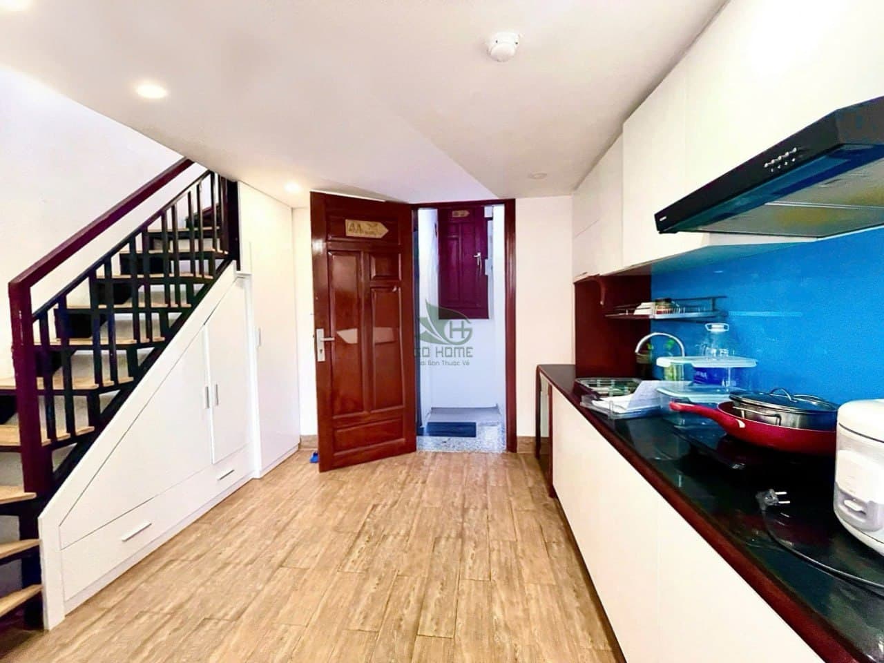 Studio — 4