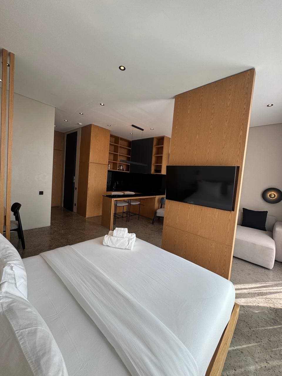 For rent: 1-bedroom apartment — 3