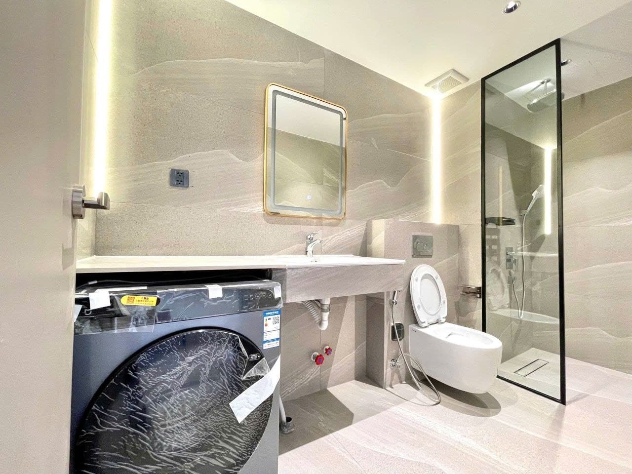 2 BR Apt