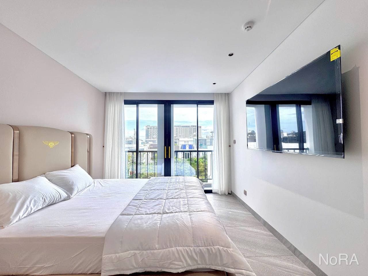 For rent: 1-bedroom apartment — 4