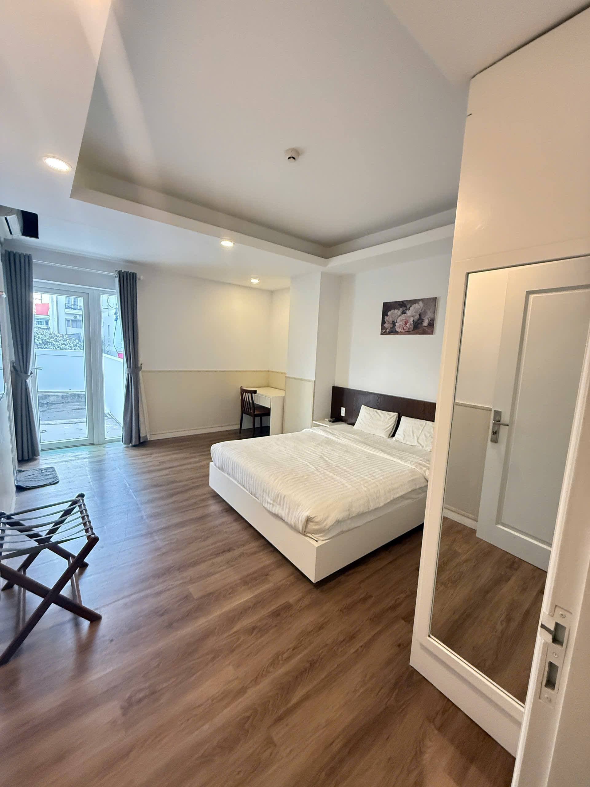 3 BR Apt — 4