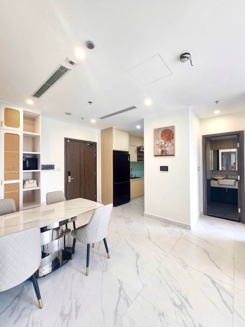 2 BR Apt — 4