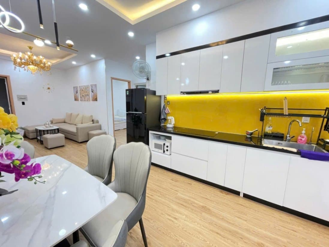 2 BR Apt