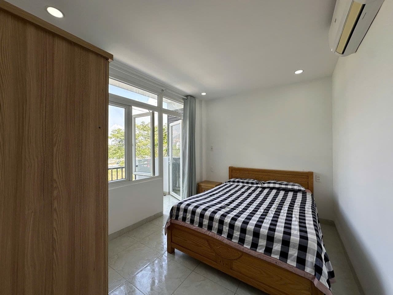 2 BR Apt
