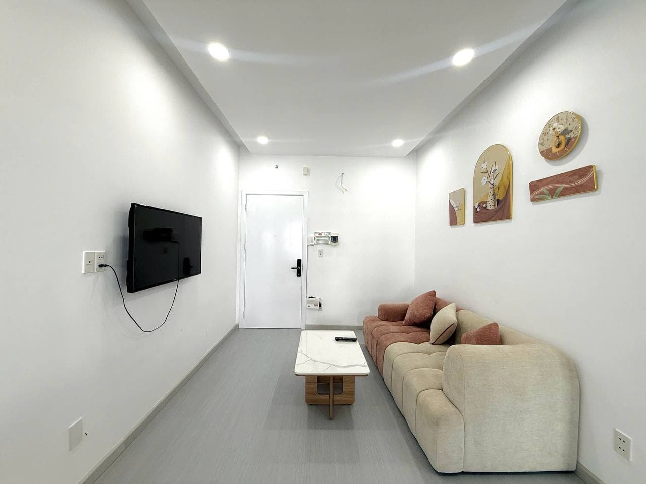2 BR Apt