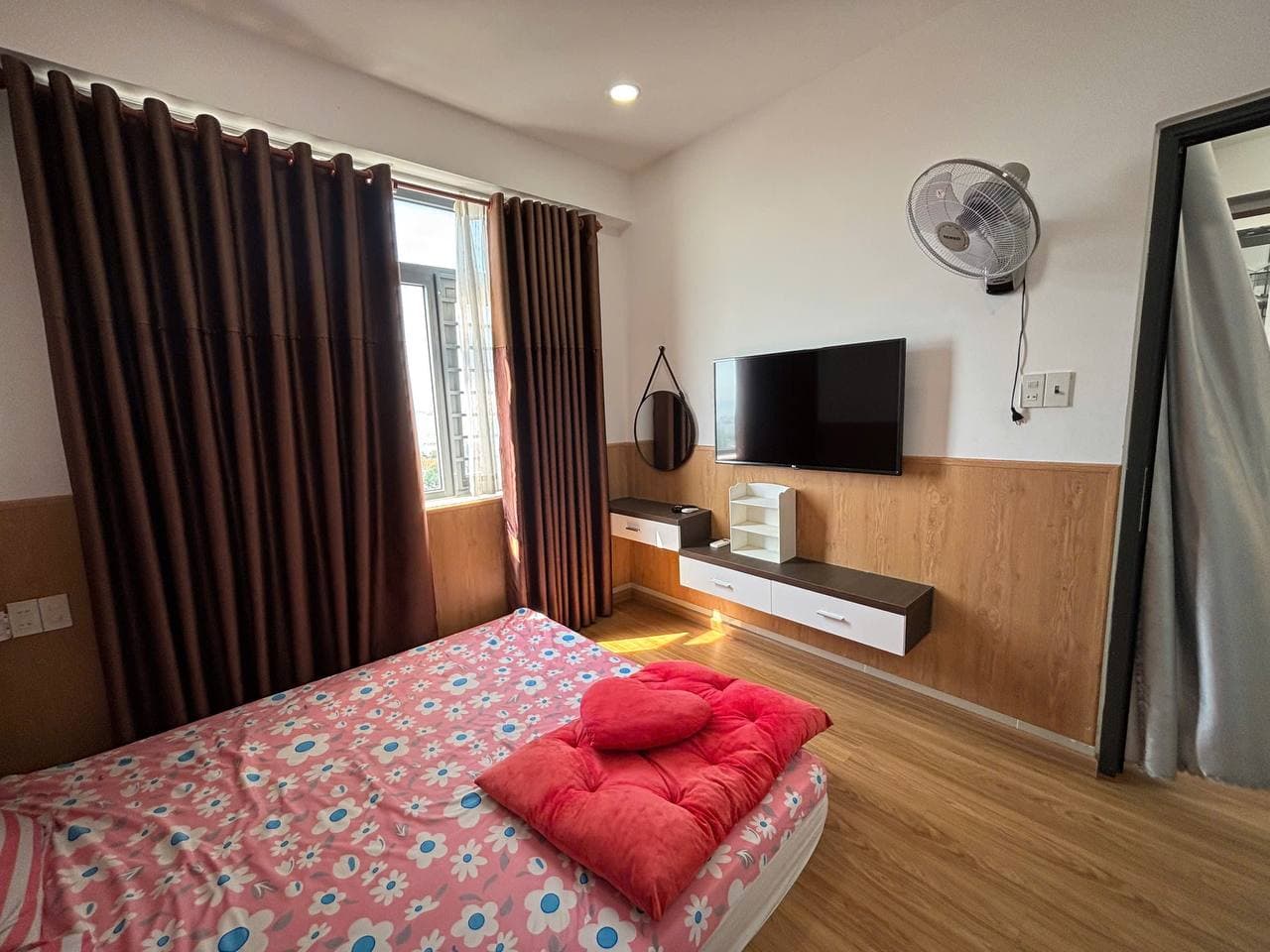 3 BR Apt — 5