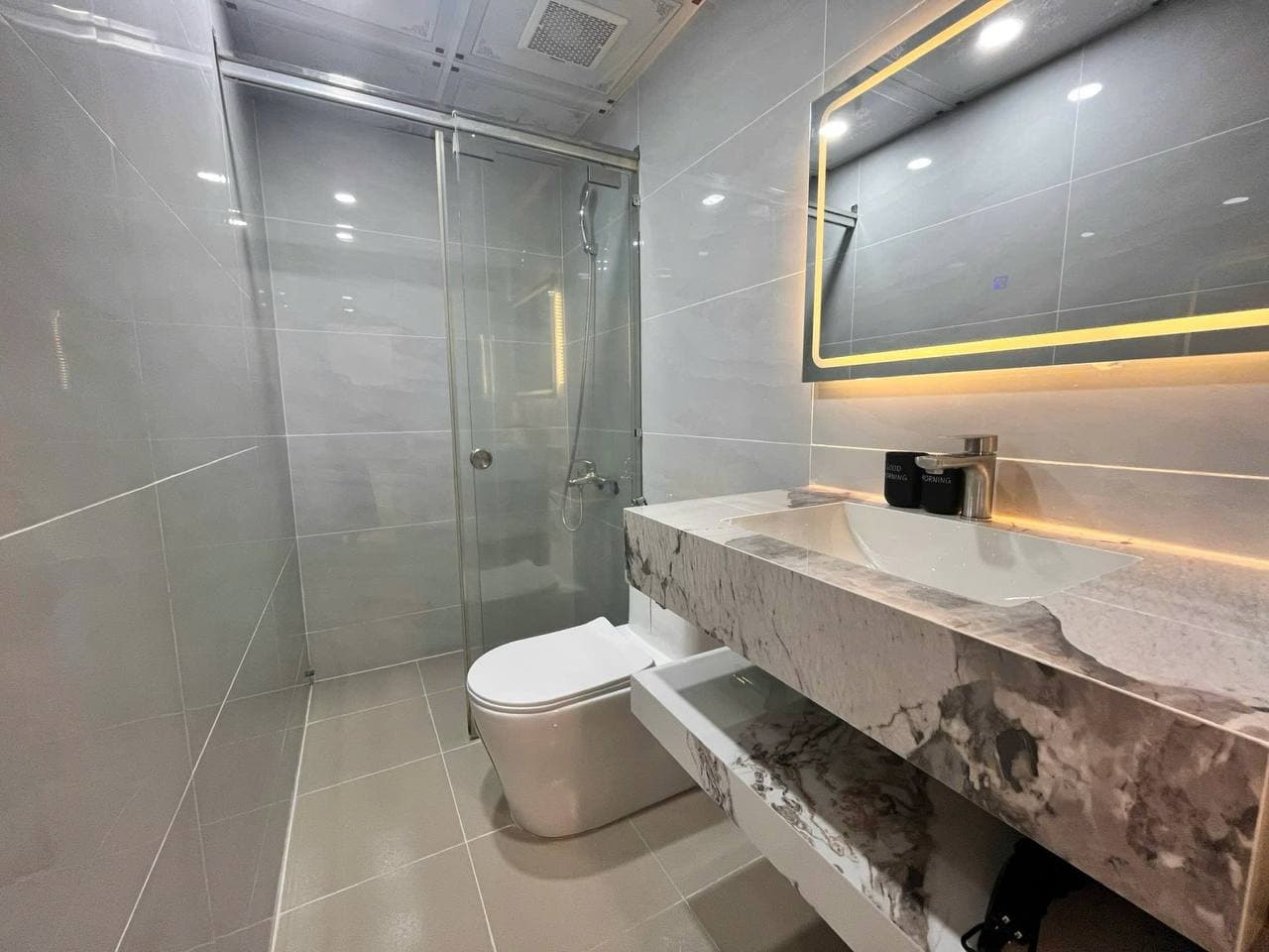 2 BR Apt — 5