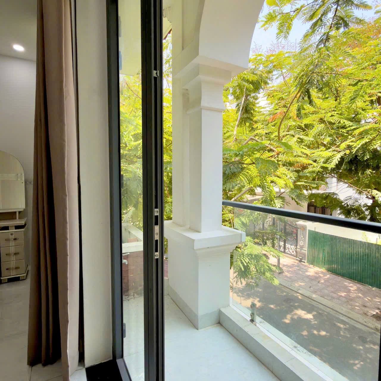 For rent: 1-bedroom apartment — 4