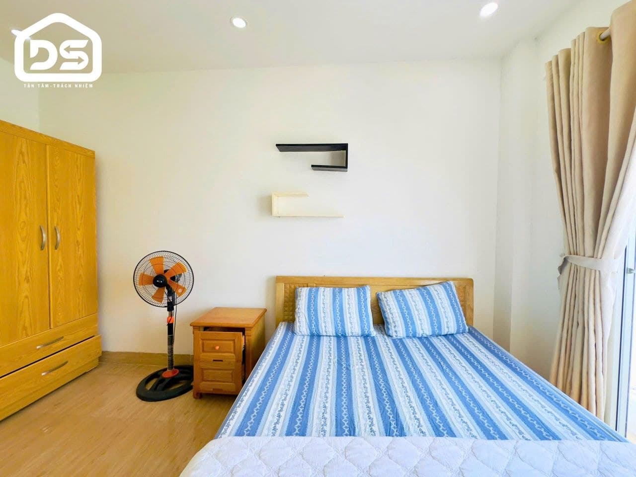 For rent, 1-bedroom apartment — 2