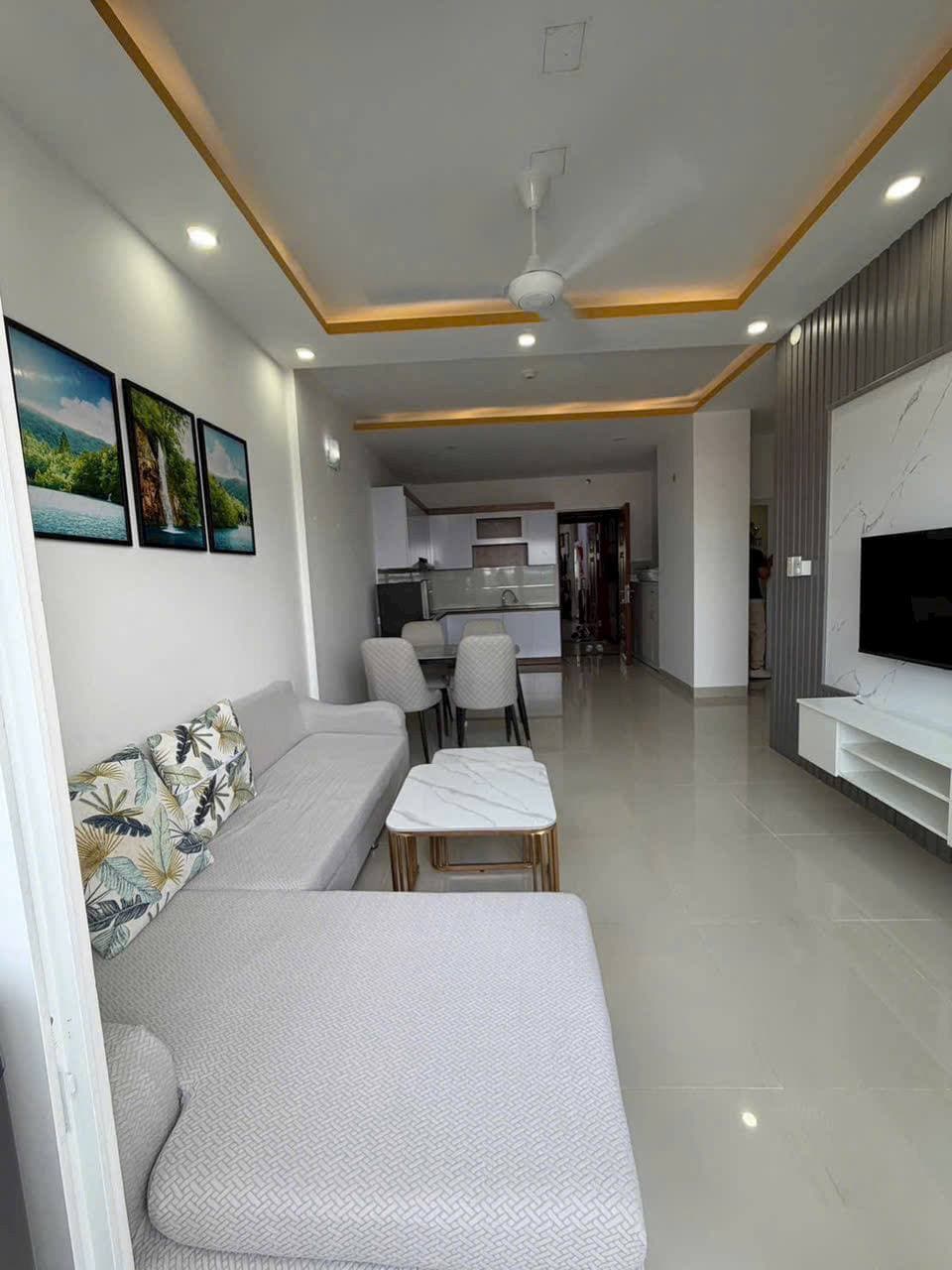 For rent, 2-room apartment — 4