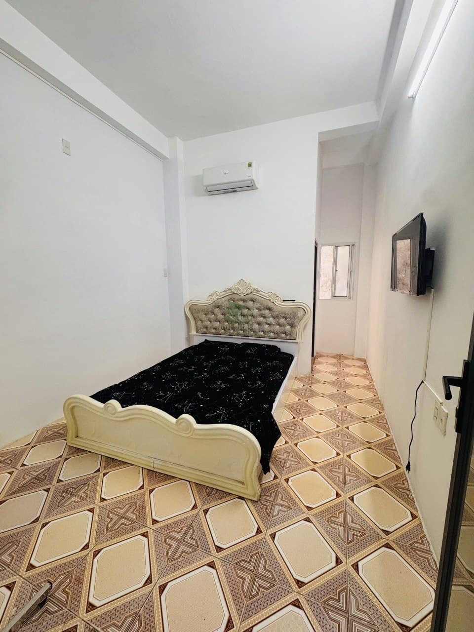 1 BR Apt — 4