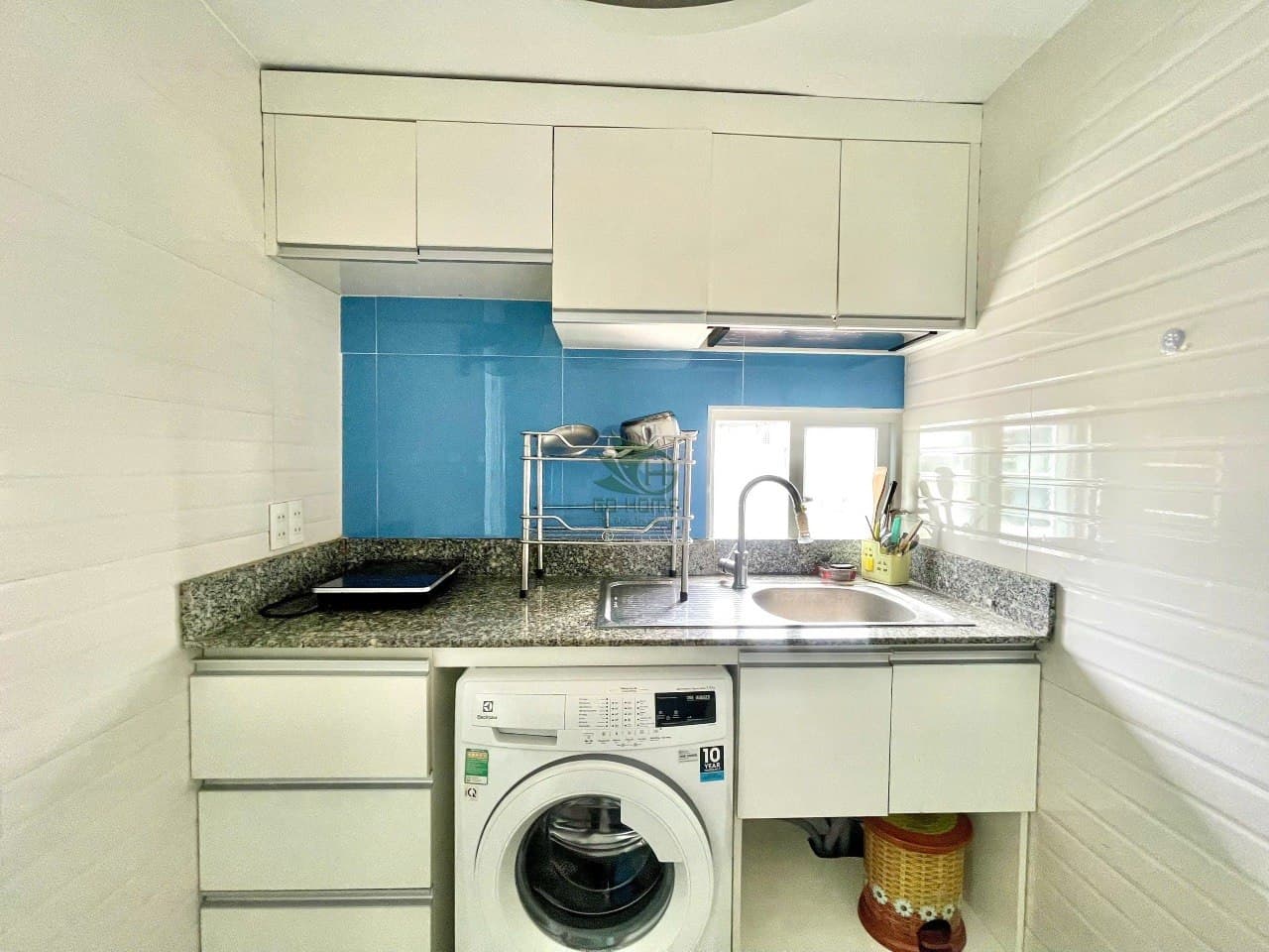 1 BR Apt — 2