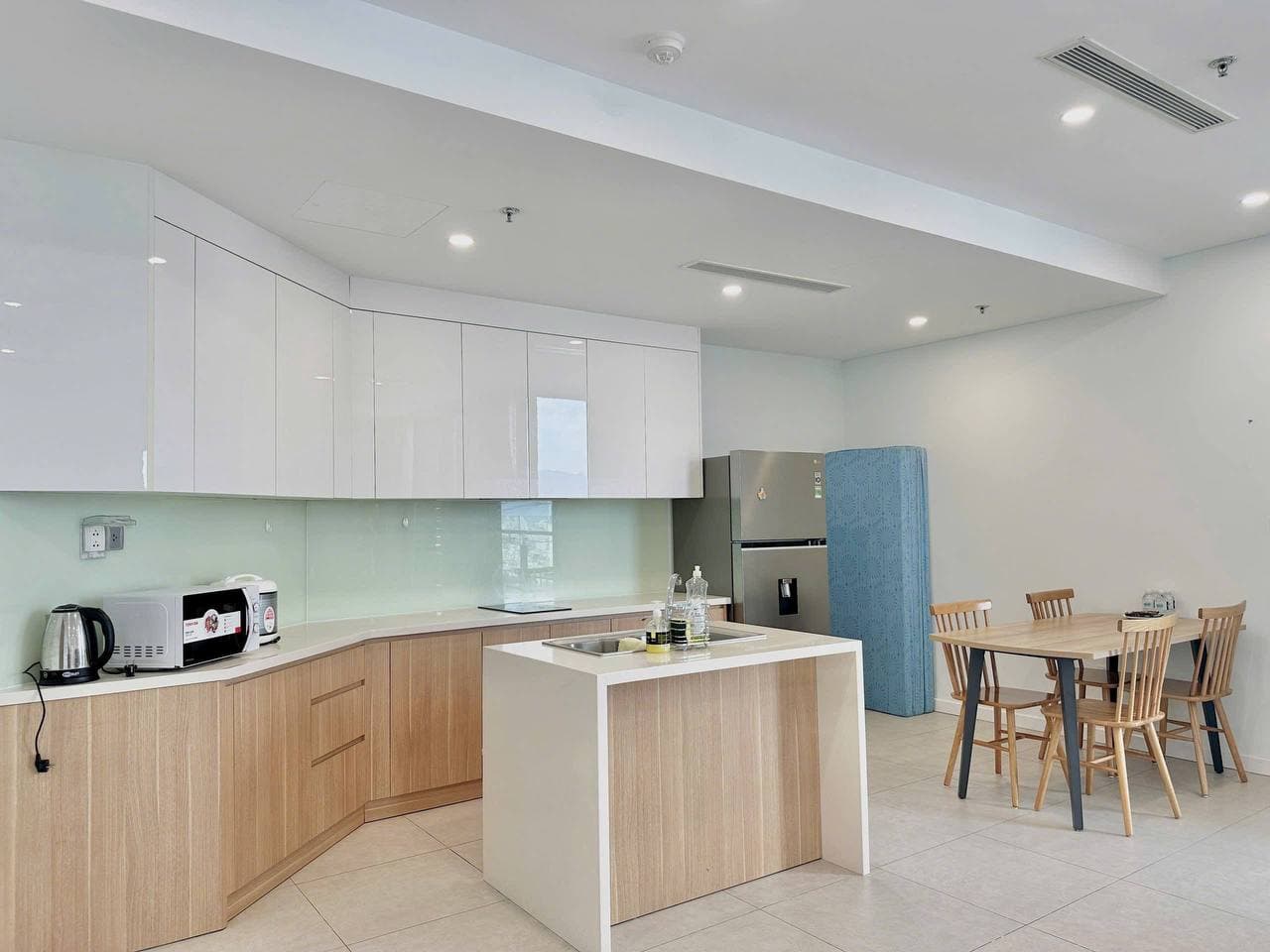 2 BR Apt — 4