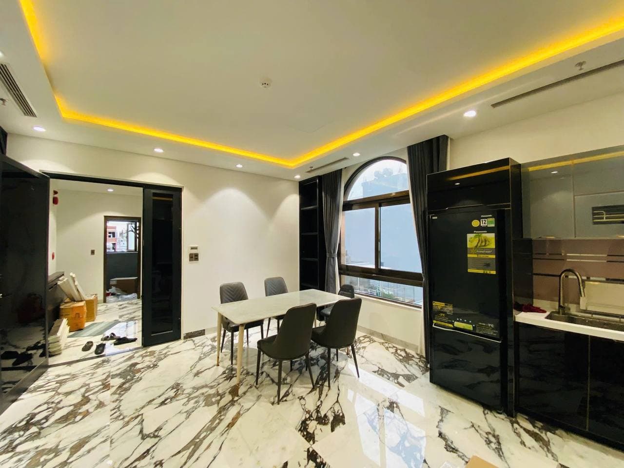 1 BR Apt — 4