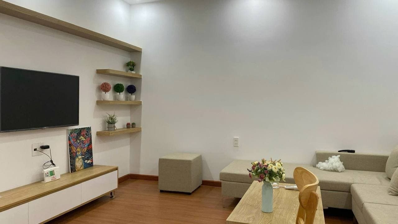 For rent, 2-room apartment — 4