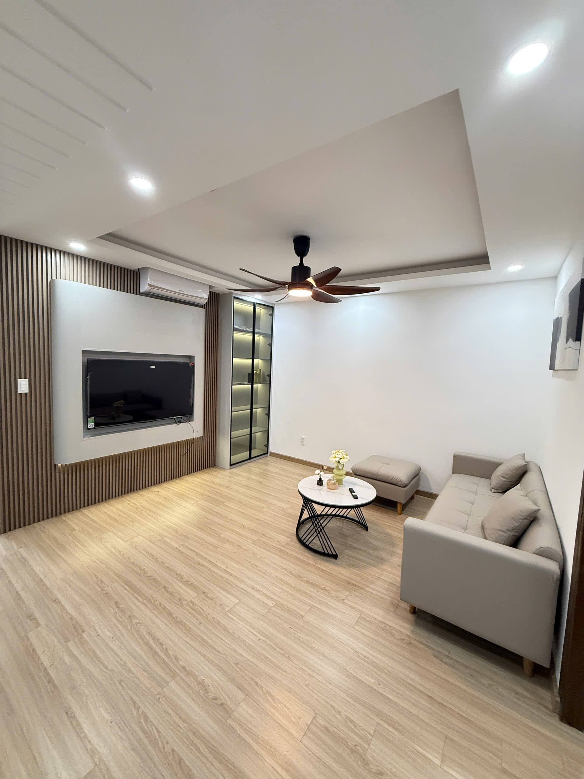 2 BR Apt