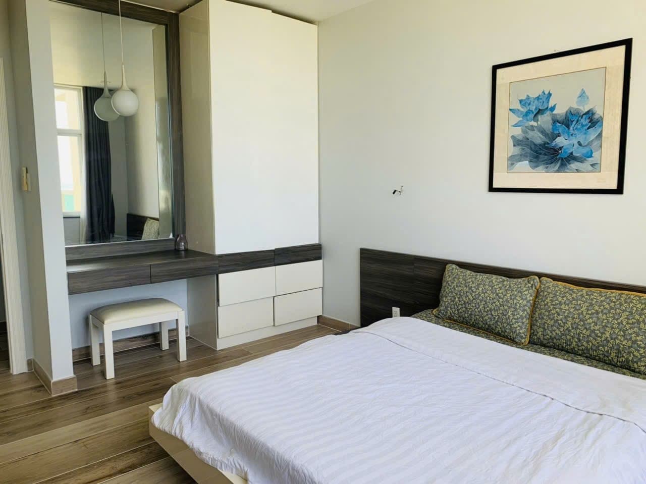 For rent: 2-room apartment — 5