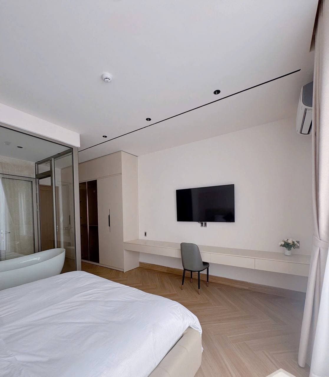 Villa — 4