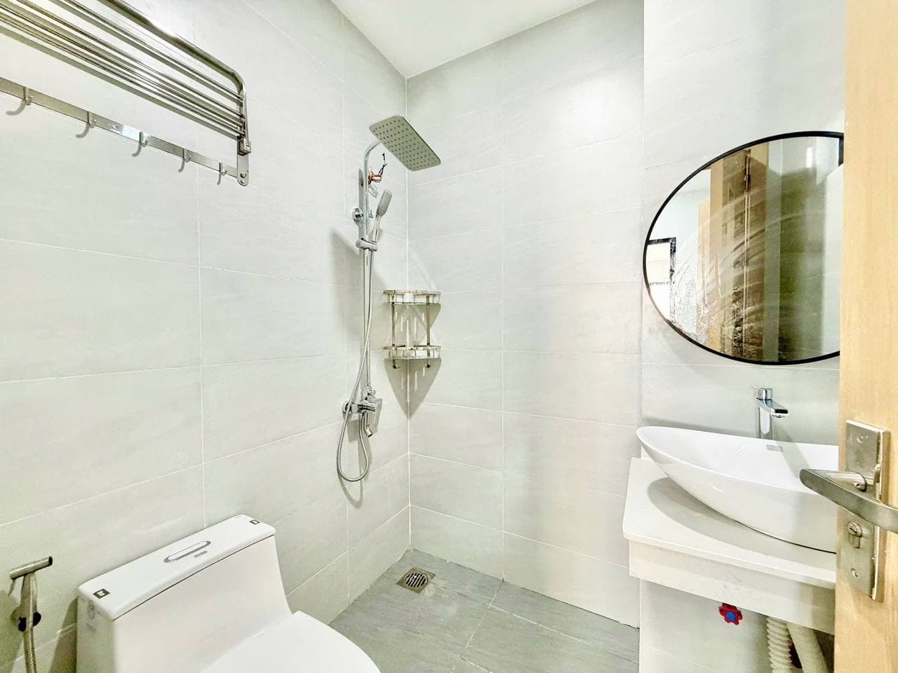 For rent, 1-bedroom apartment — 4