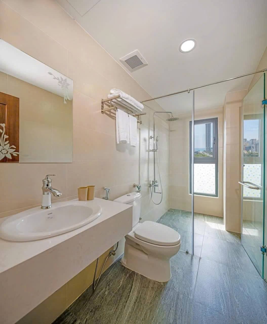 1 BR Apt — 5