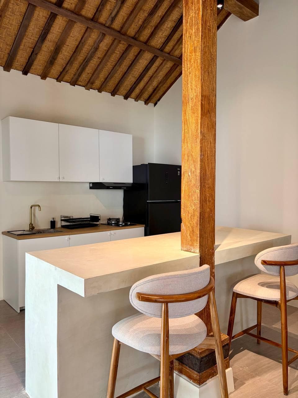 For rent, 2-room apartment — 3