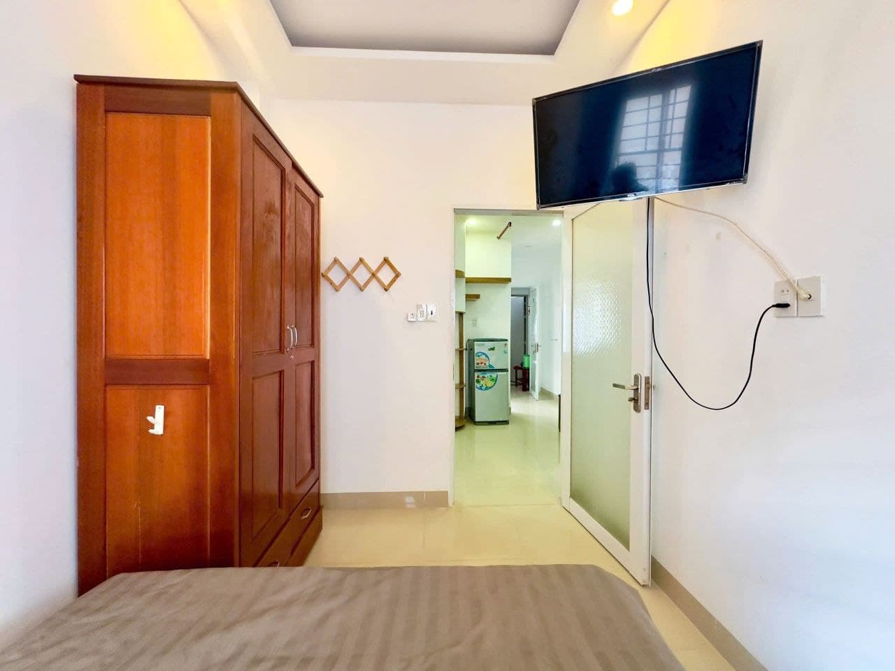 2 BR Apt — 4