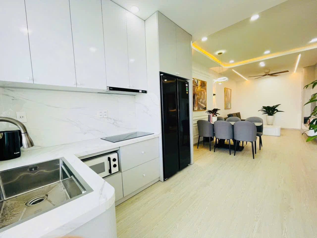 2 BR Apt — 4