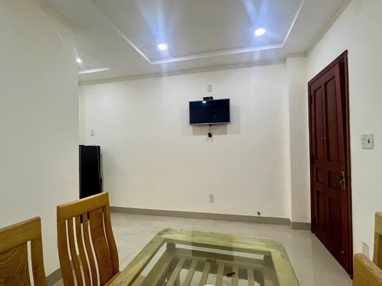 For rent: 2-room apartment — 4