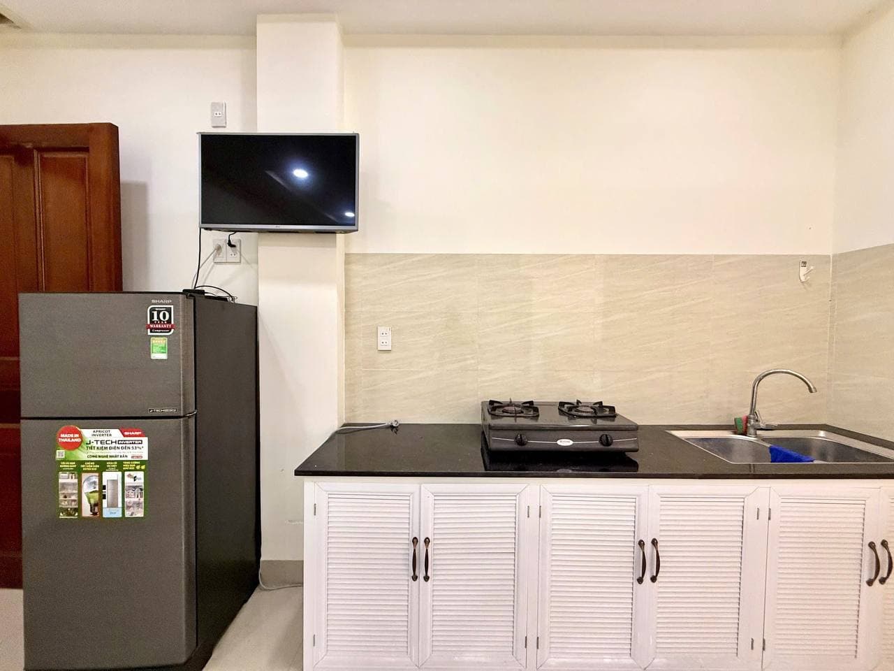 1 BR Apt — 3