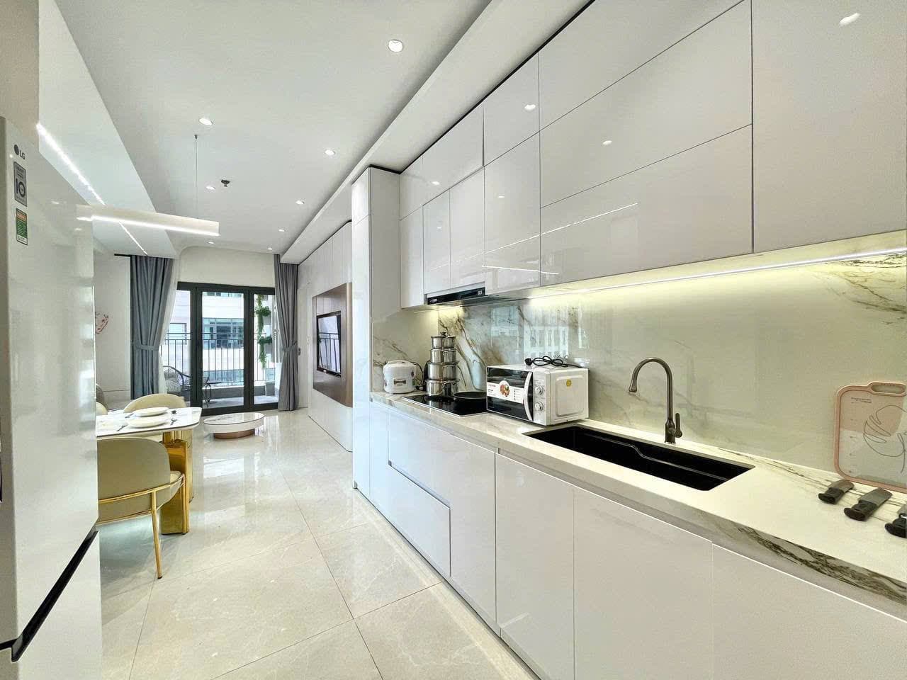 2 BR Apt