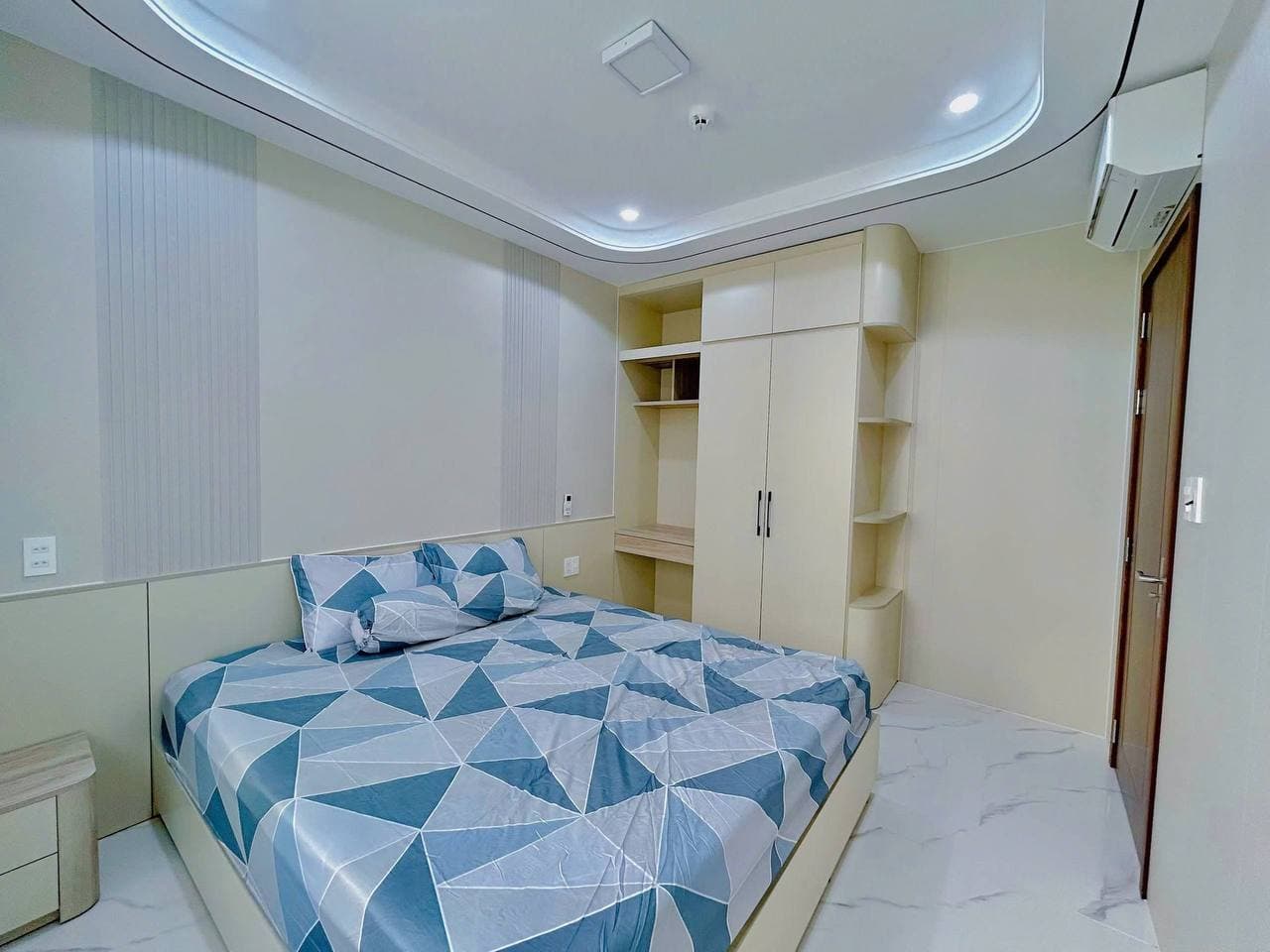 For rent: 1-bedroom apartment — 5