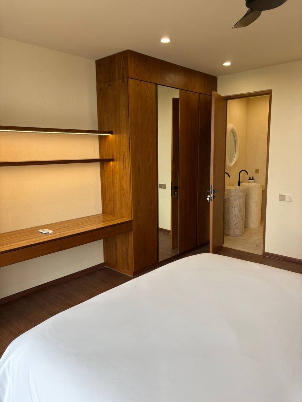 For rent: 1-bedroom apartment — 3