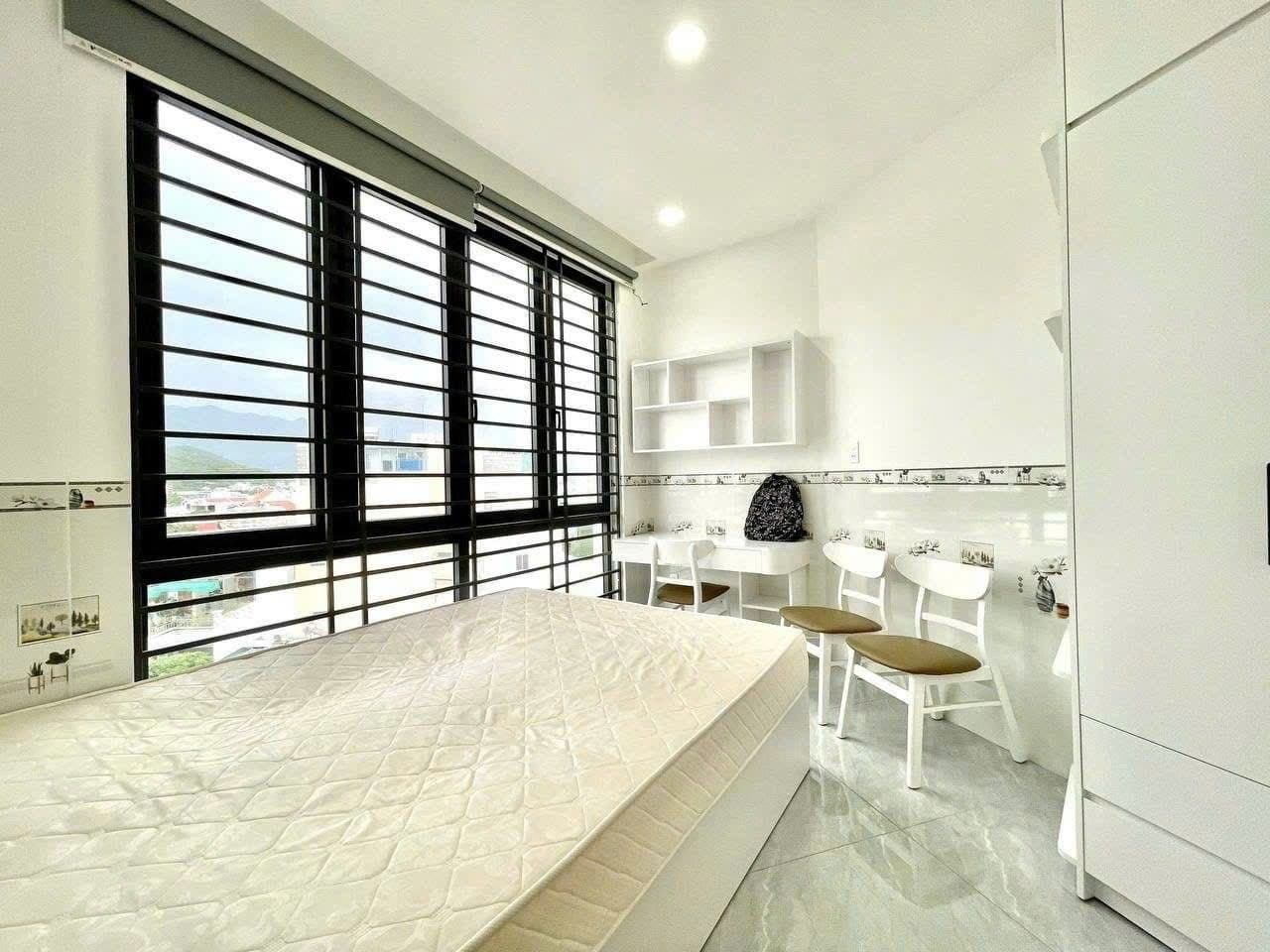 1 BR Apt — 4