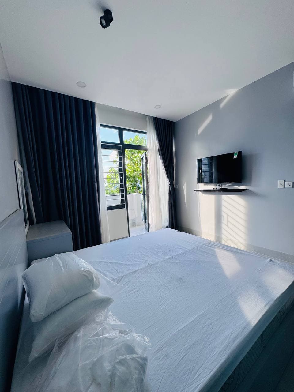 1 BR Apt — 2