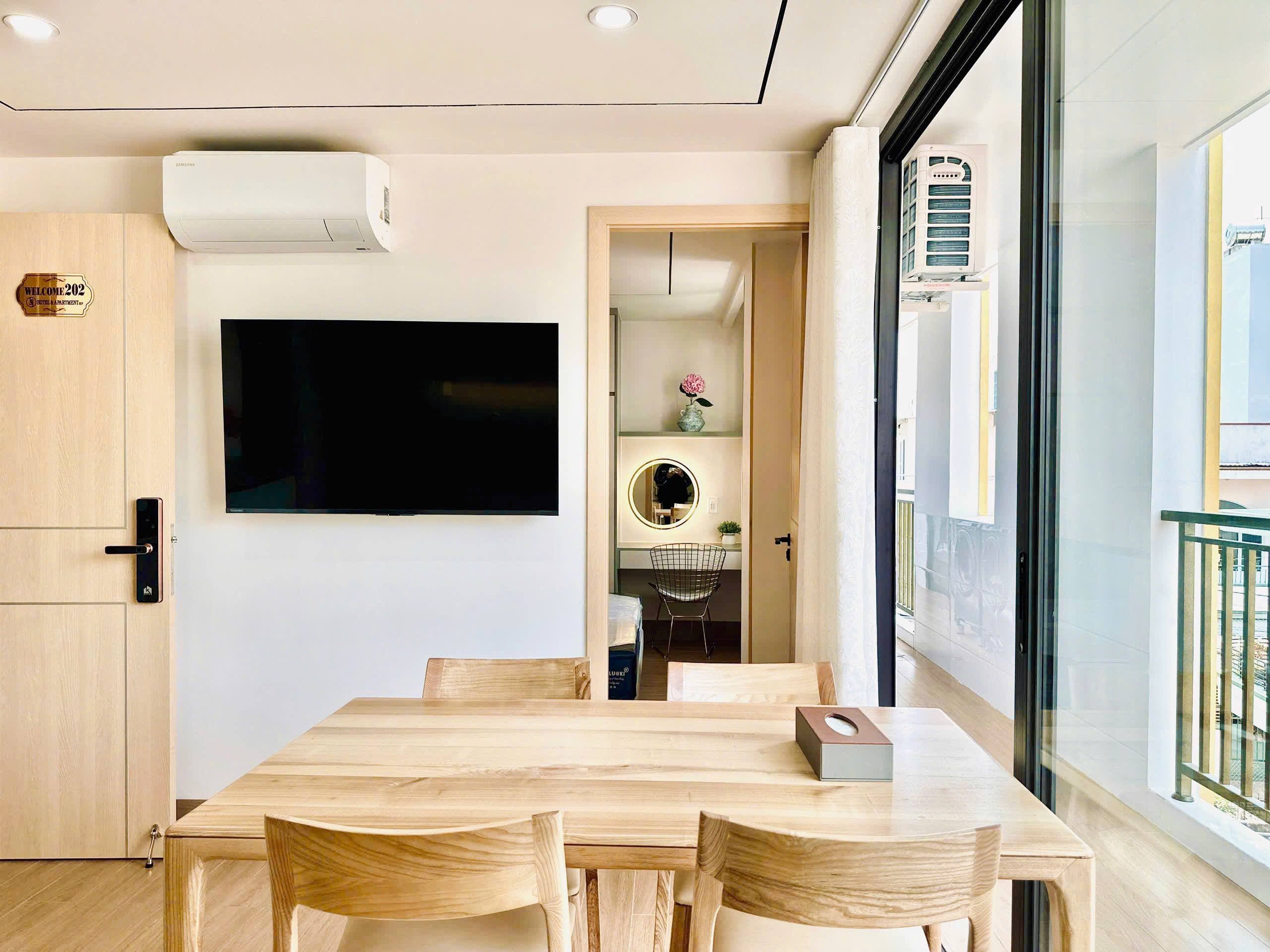 1 BR Apt — 4