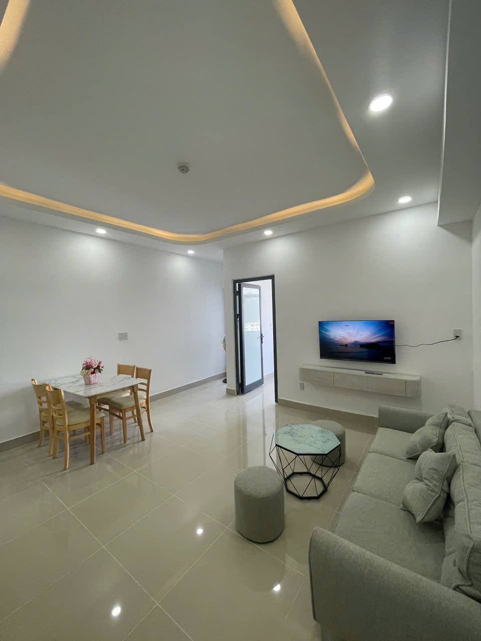 2 BR Apt — 4