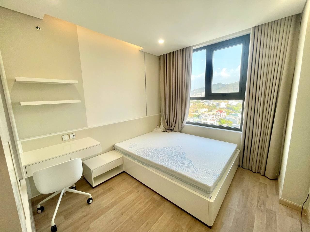 3 BR Apt — 4