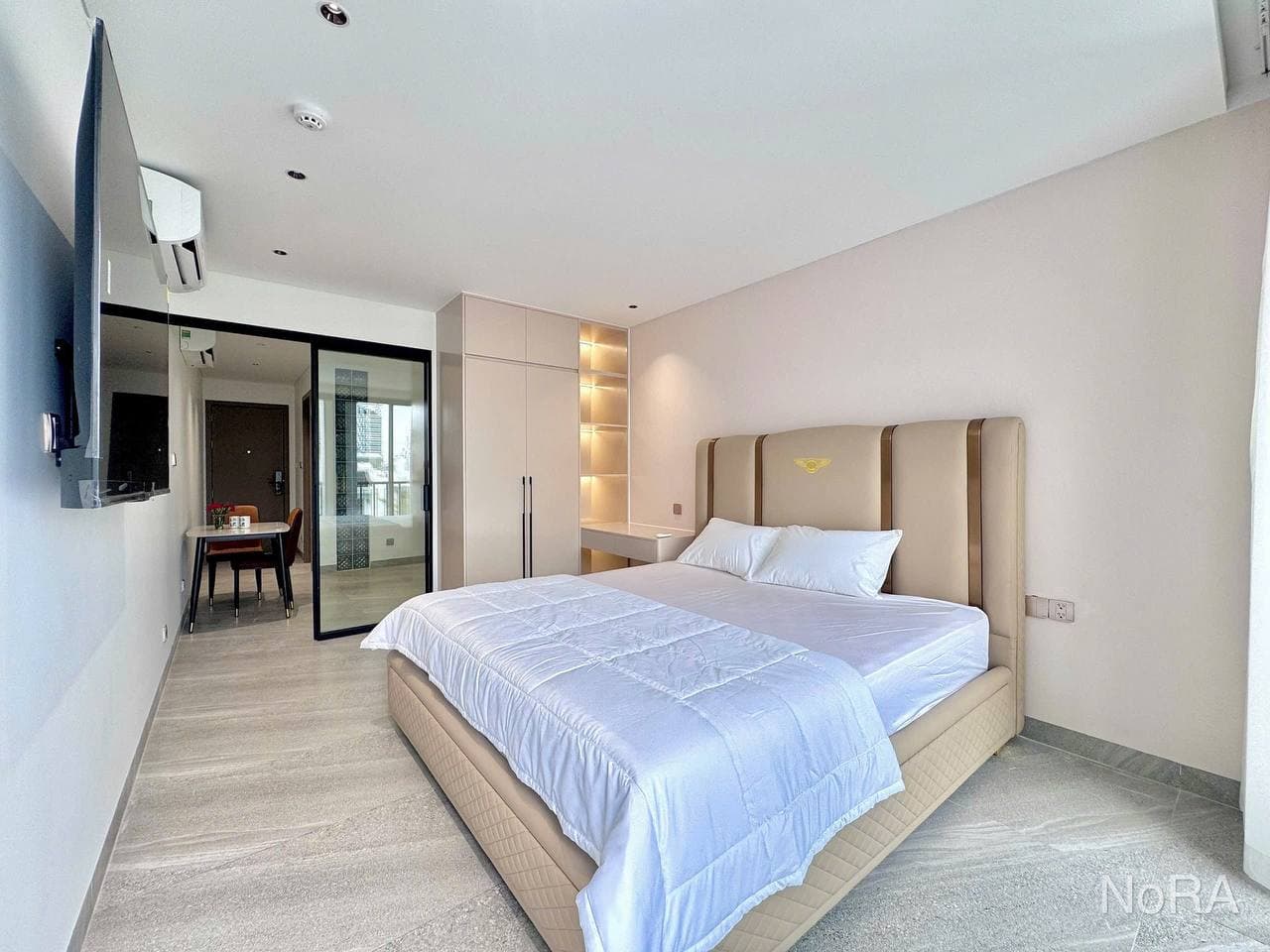 For rent: 1-bedroom apartment — 3