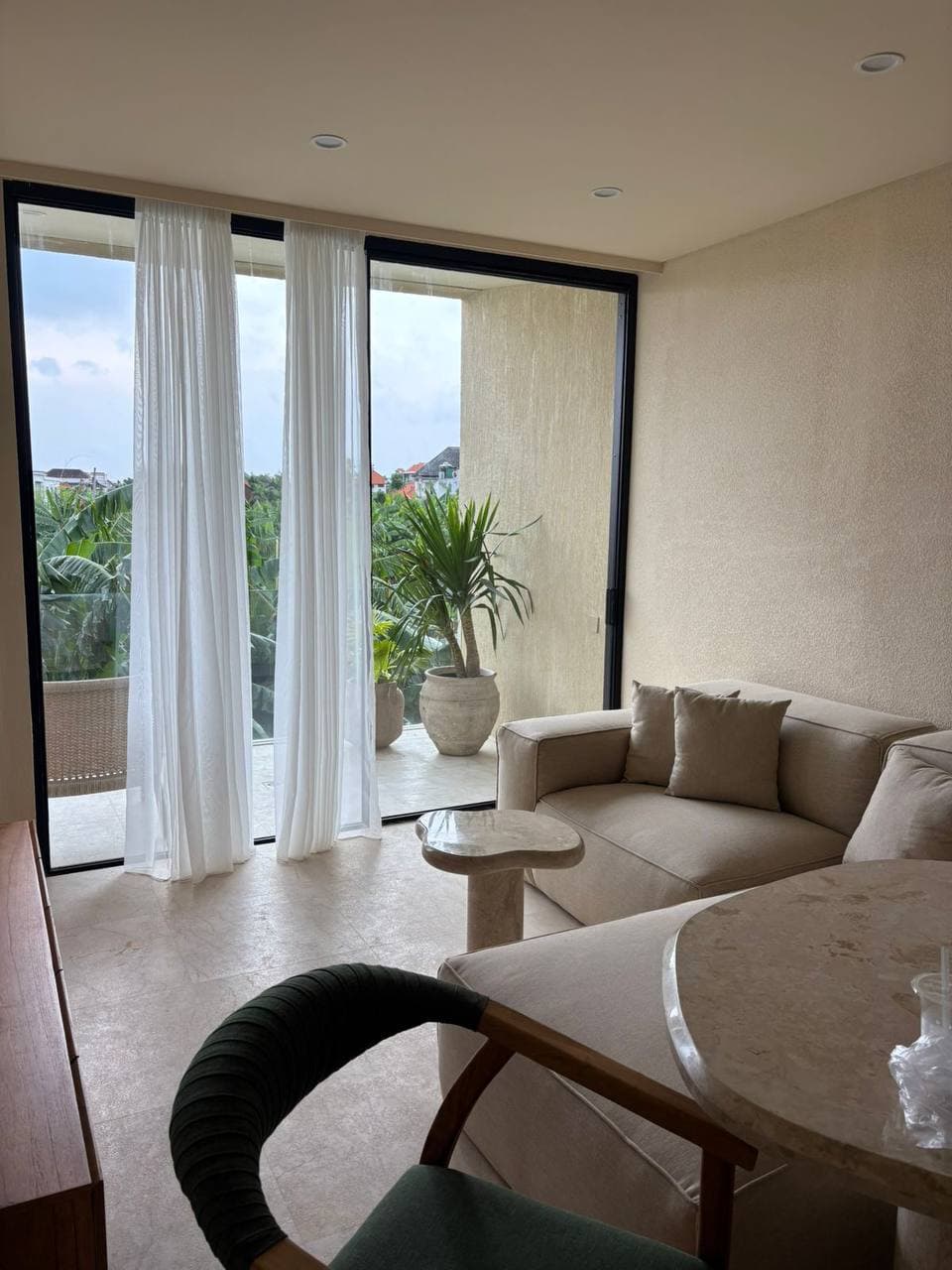 For rent: 1-bedroom apartment — 4