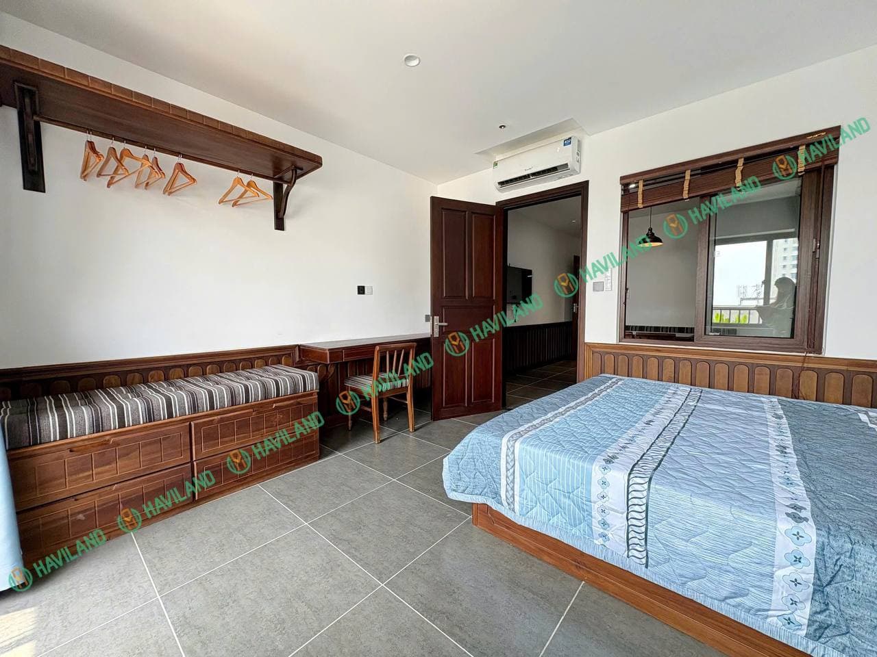 For rent, 1-bedroom apartment — 4