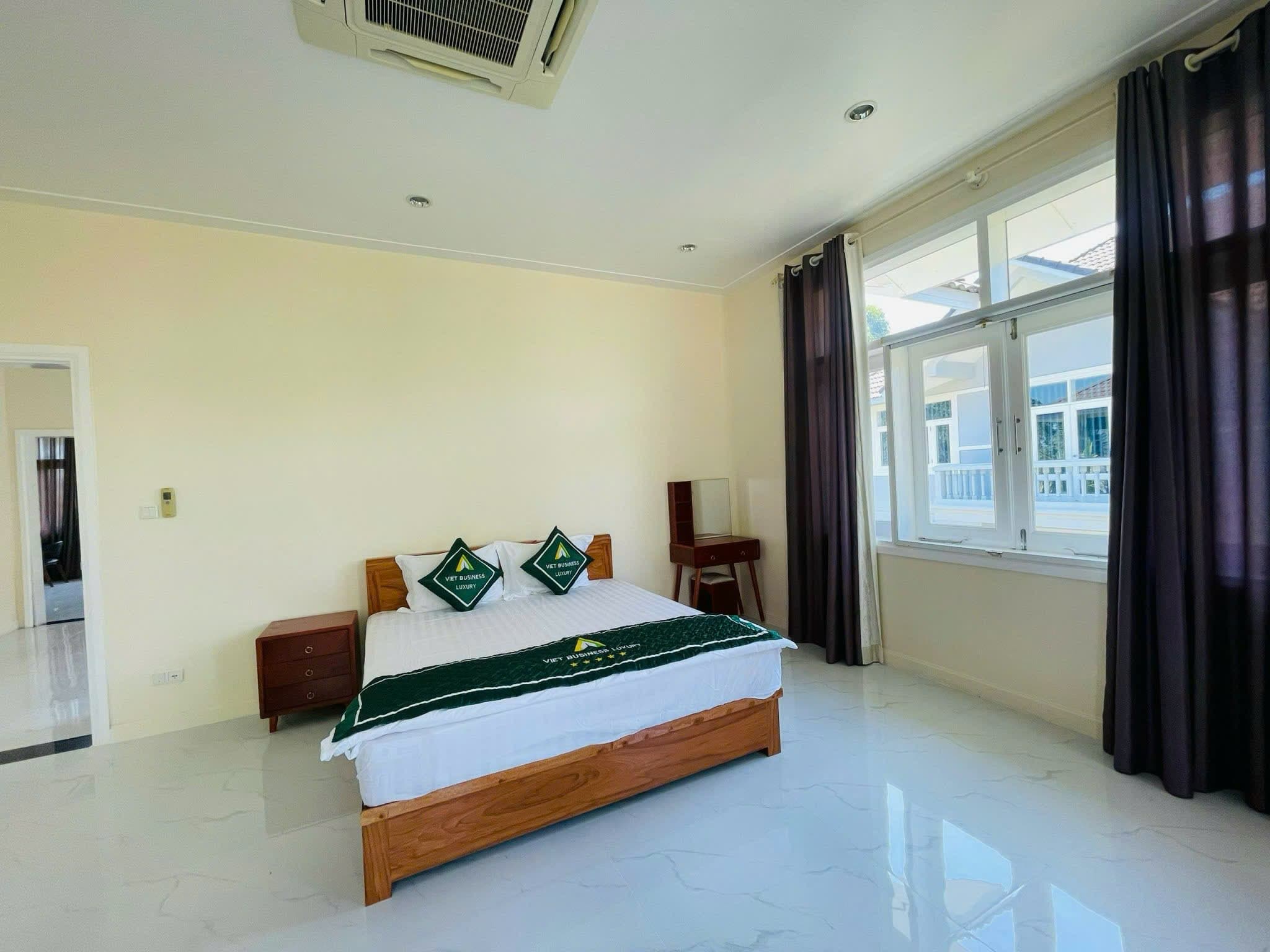 Villa — 4