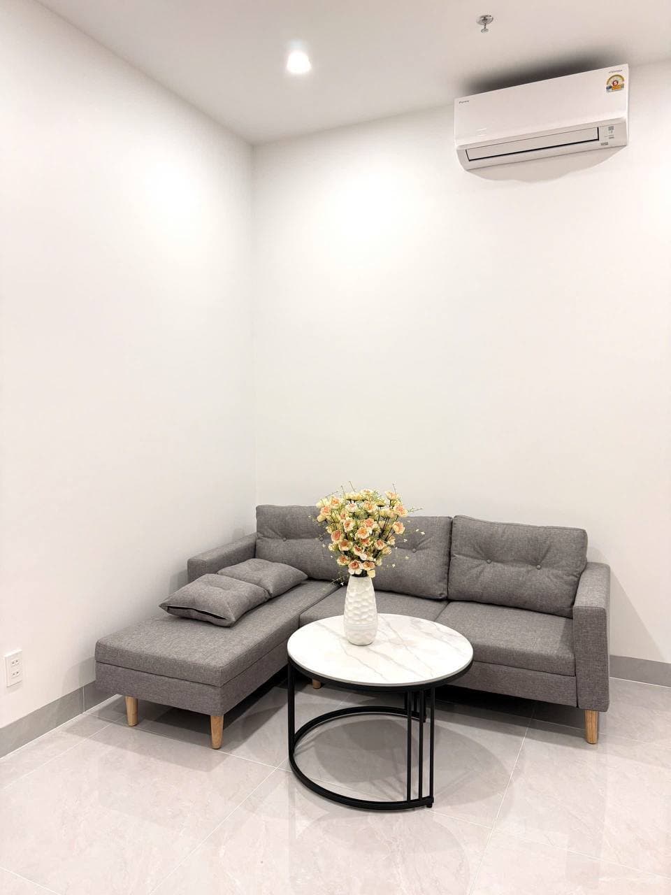 For rent: 1-bedroom apartment — 5