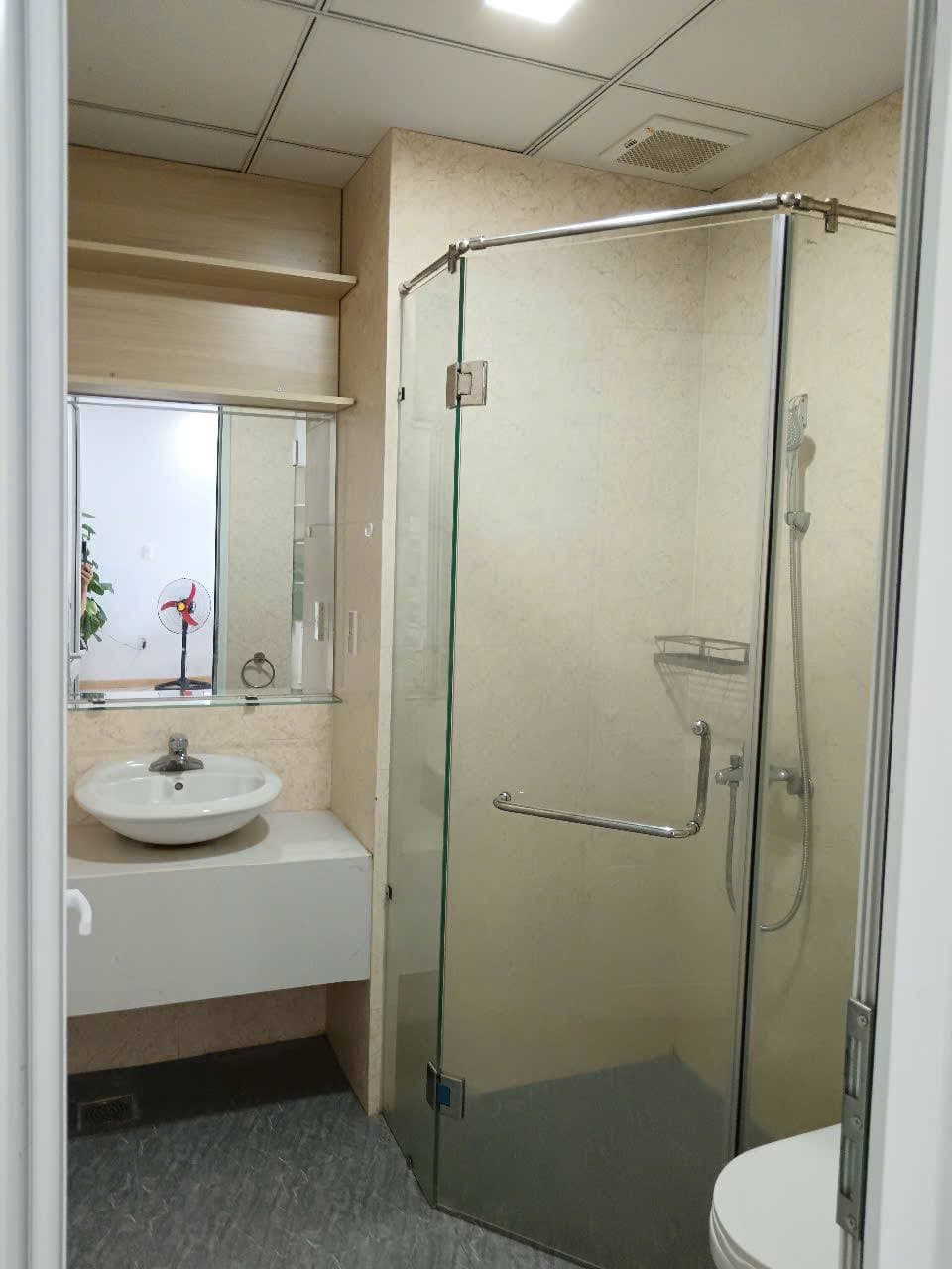 For rent, 2-room apartment — 5