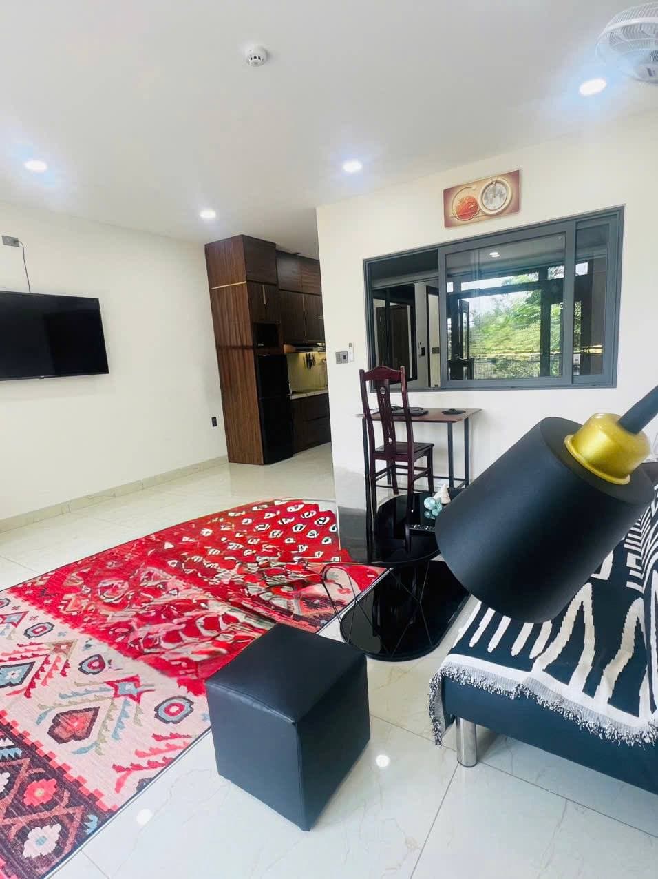 For rent: 1-bedroom apartment — 3