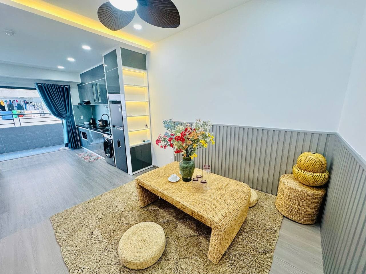 For rent: 1-bedroom apartment — 3